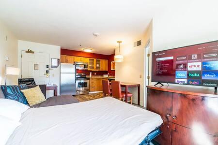 Апартаменты Metro Phx 1Bd Interior Corridor Феникс Экстерьер фото