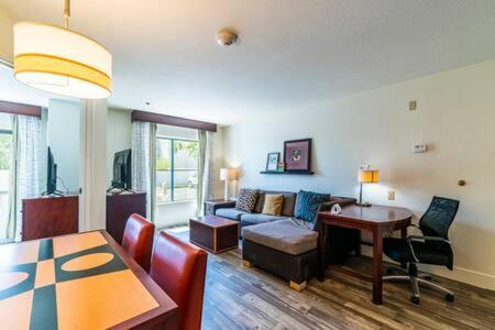 Апартаменты Metro Phx 1Bd Interior Corridor Феникс Экстерьер фото